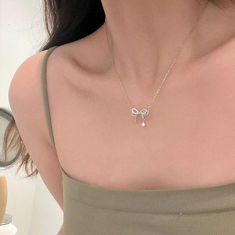 Temperament Versatile Simple Neck Chain Women's Design Sense Fashion Pendant Clavicle Chain