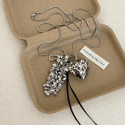 Colar Pingente Franjado Amor Estampa Leopardo High-End Feminino Nicho Personalidade Única Exquisito Versátil Corrente de Pescoço Corrente para Suéter