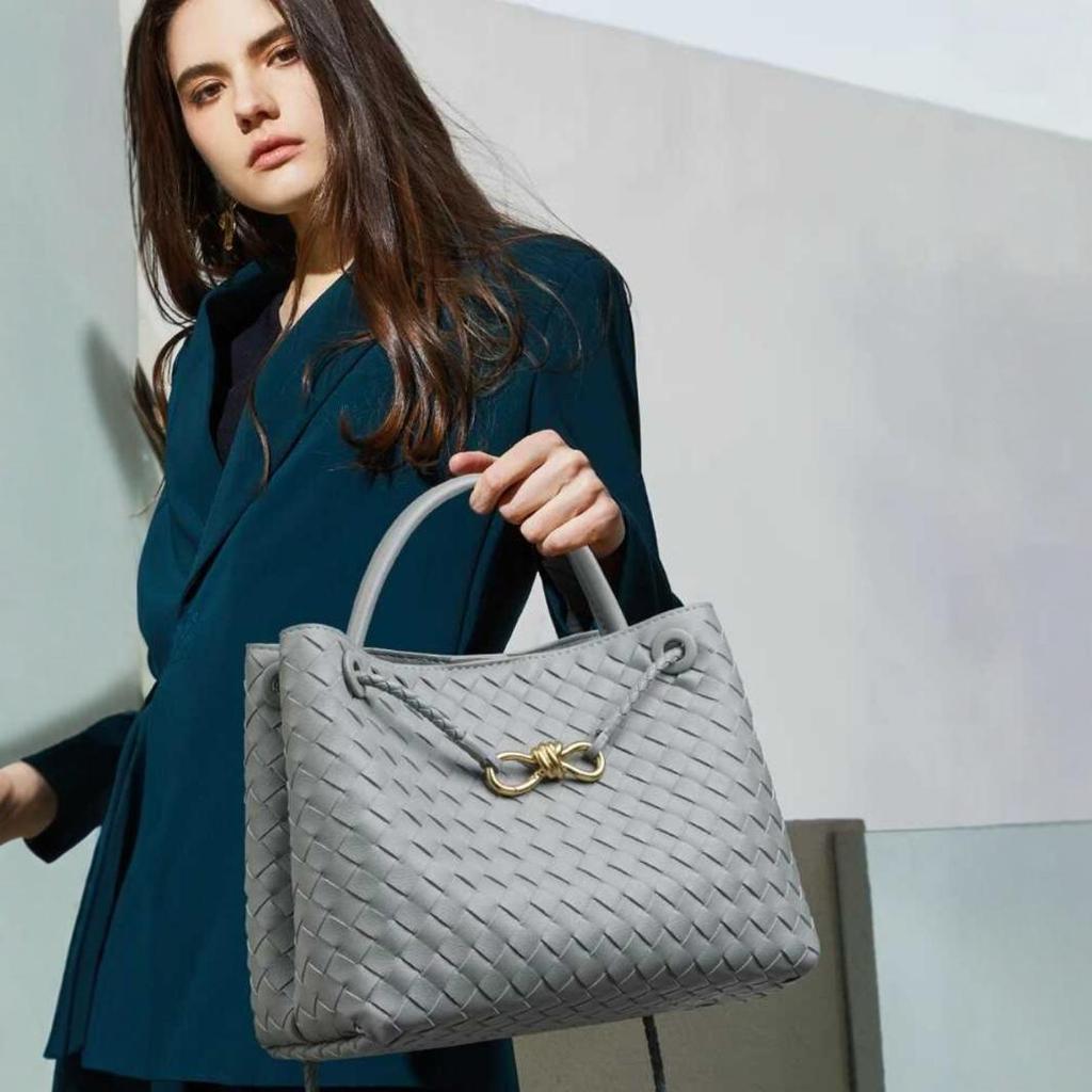 Cross-border Hot ** New Woven Women's Bag Metal Rope Buckle Shoulder Tote Bag Portable Large Capacity Retro Women's Bag