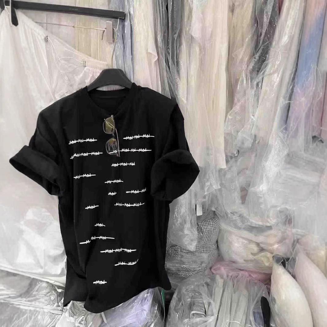 

Женская повседневная футболка большого размера в корейском стиле с принтом букв и свободного кроя XL (recommended for 57.5-65 kg) чёрный