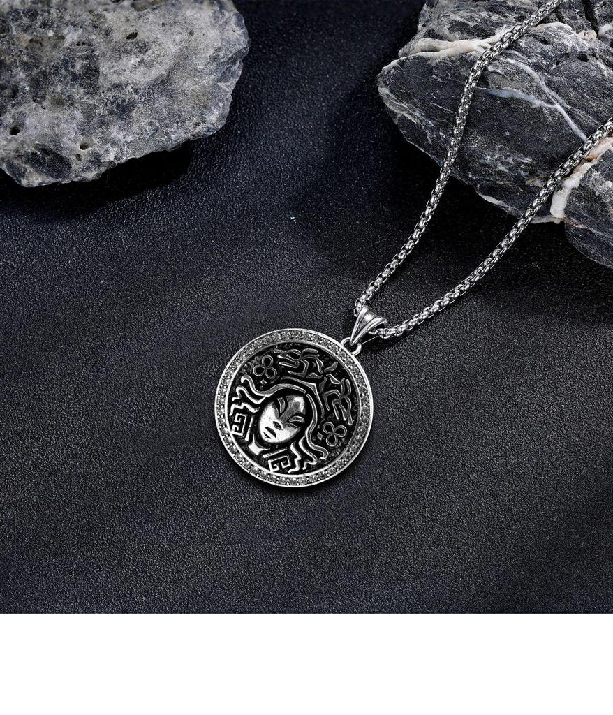 European-American Gothic Punk Queen Pendant Necklace