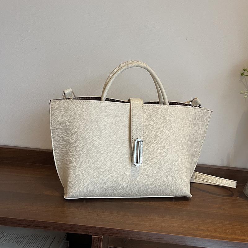 Niche handbag women's spring and summer new commuter shoulder messenger bag large-capacity bucket bag