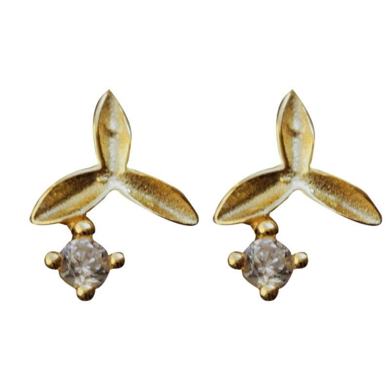 

Серьги-гвоздики в форме цветка из стерлингового серебра 925 пробы с тремя лепестками и блестящими бриллиантами, женский дизайн, утонченные и простые, маленькие и универсальные серьги 925