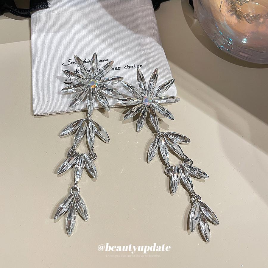Elegant Rhinestone Flower Tassel Earrings - Light Luxury & Exquisite Design