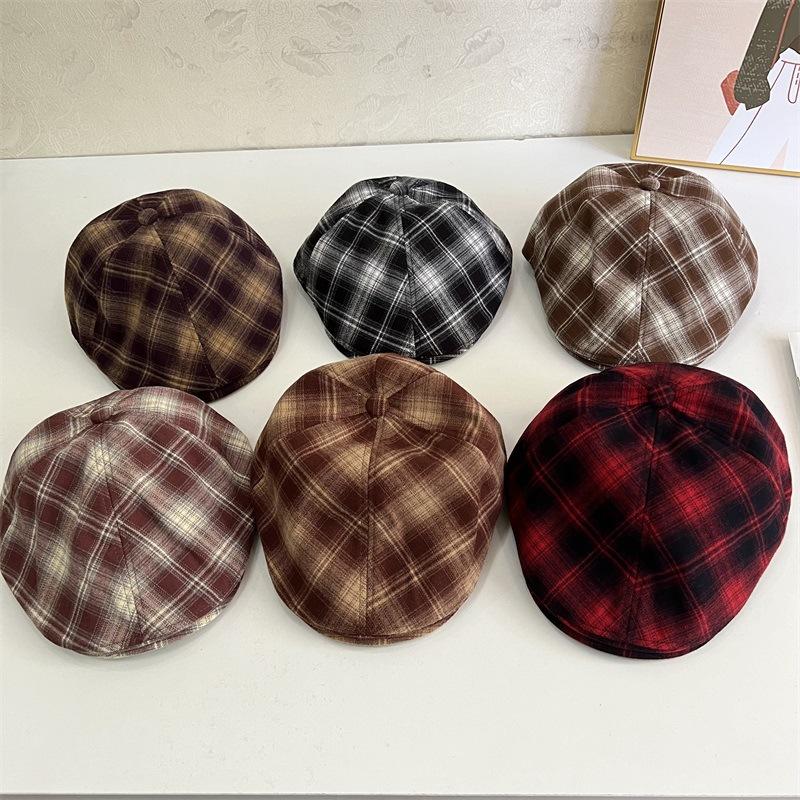 

Vintage plaid autumn and winter cap street female beret warm British forward hat M（56-58cm） чорний