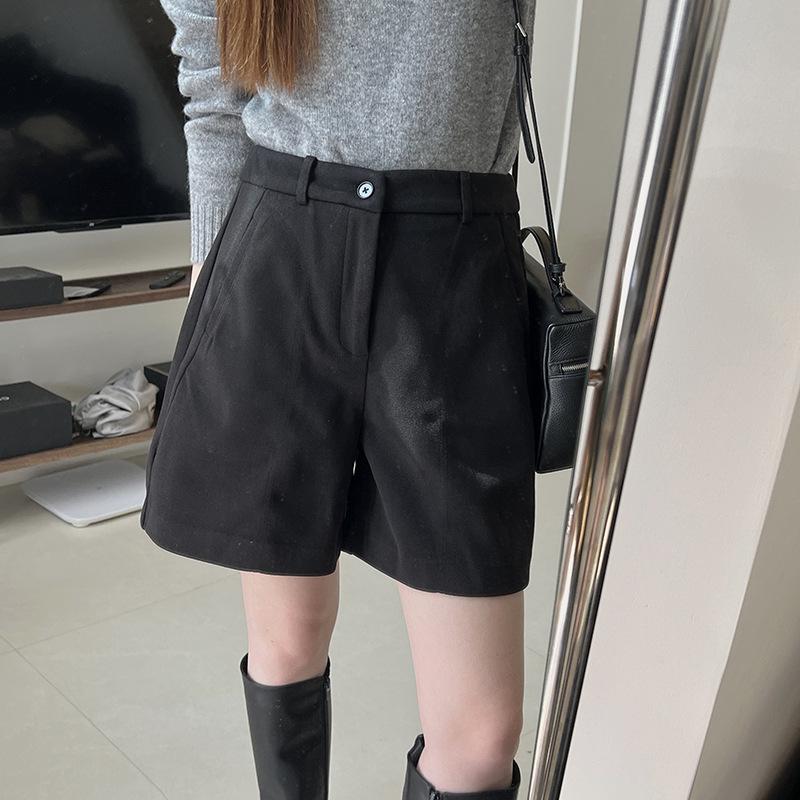 

Women s High Waist Brown Imitation Wool A-Line Shorts - Autumn/Winter, Thick, Loose, Slim Fit Medium чорний