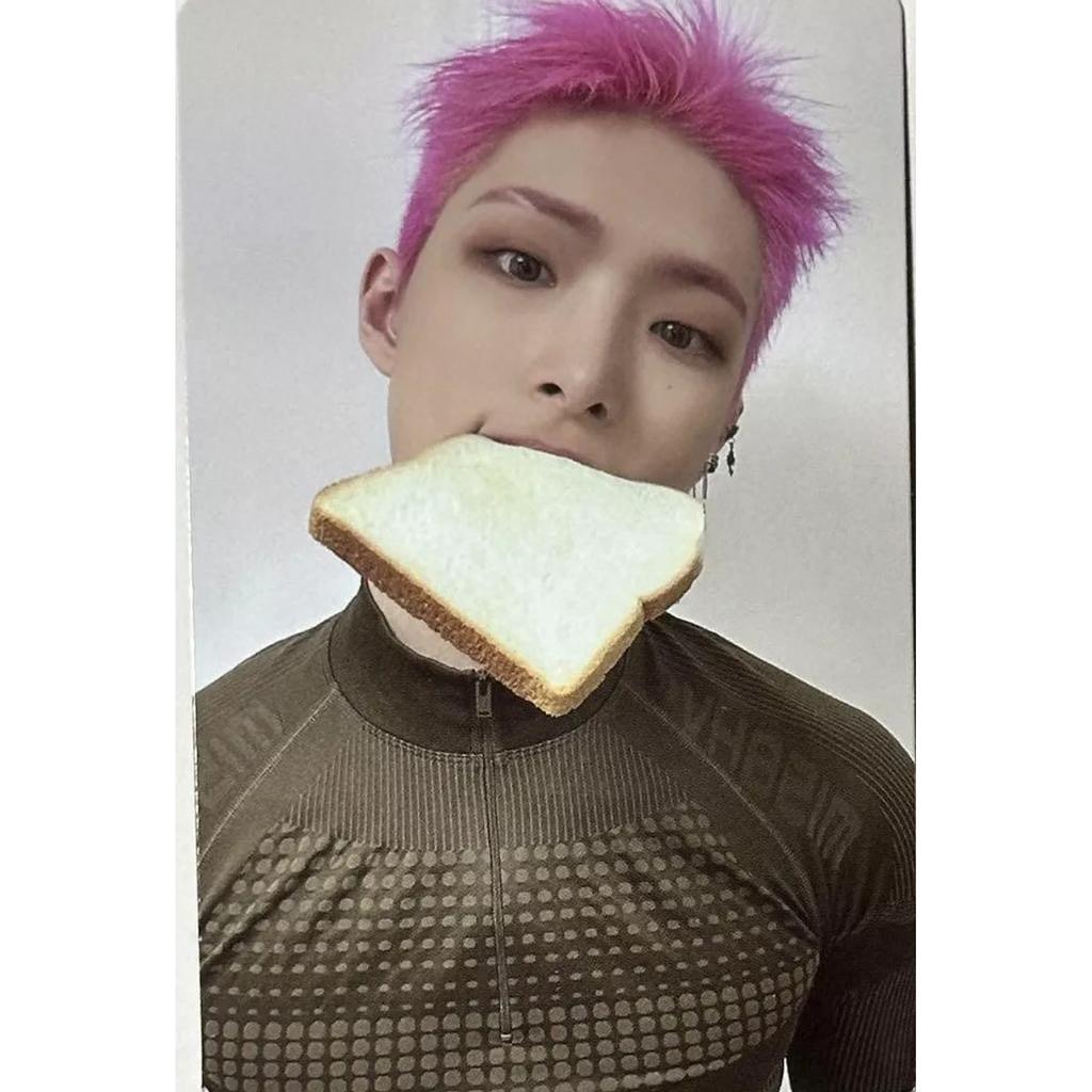 ATEEZ THE WORLD EP.2:OUTLAW A / DENÍK / JEDNOTKA DENÍKU / Z ver. OFICIÁLNÍ FOTOKARTA