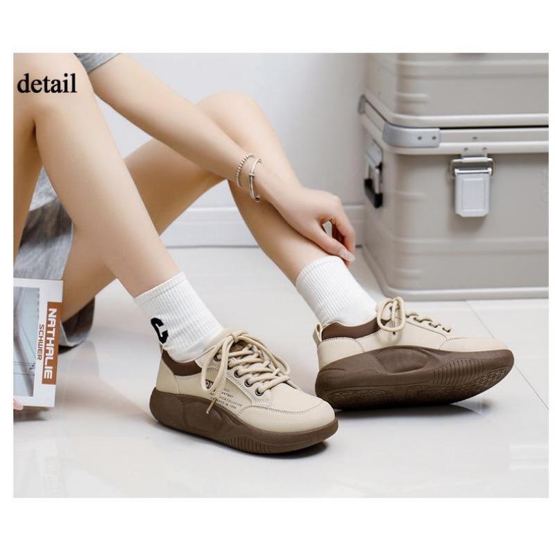Scarpe da ginnastica alla moda da donna Scarpe da skateboard antiscivolo con lacci per esterni Scarpe sportive piatte da passeggio comode e leggere per le donne