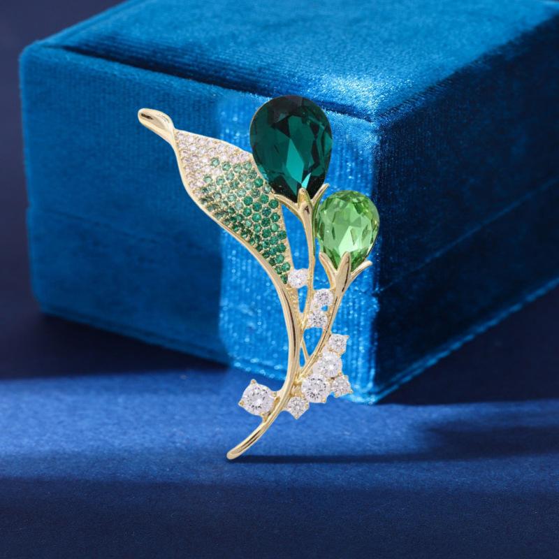 

Брошь в виде орхидеи в национальном стиле с цирконием, имитация кристалла, простой цветок, булавка для одежды, элегантный темперамент, аксессуары для одежды Electroplated real gold зелёный