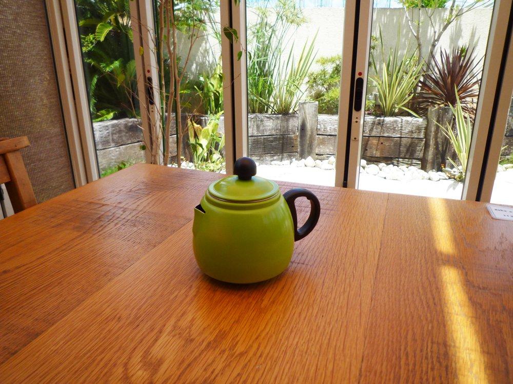 Fujita Metal Teapot with Tea Strainer Sweet Teapot D Type Green 027906 0.7L