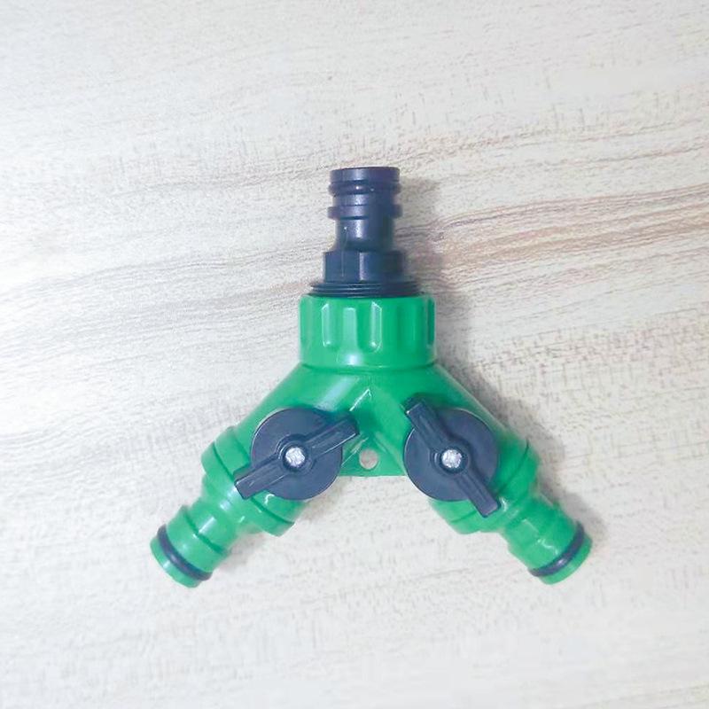 Connettore Adattatore Ripartitore a Tre Vie per Tubo Flessibile in Plastica da 1 Pollice con Valvola Rapida.