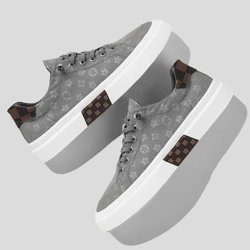 2025 Sommer neue atmungsaktive Canvas-Schuhe Herren vielseitige Freizeitschuhe Mode Herrenschuhe dünne Herrenstoffschuhe Herren Board-Schuhe