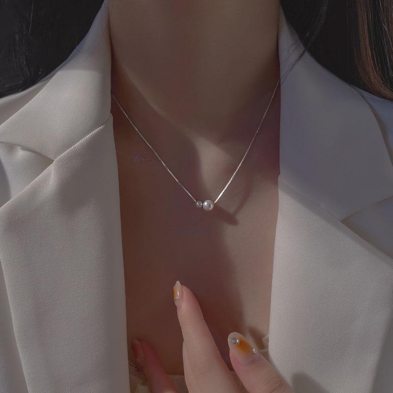 Women's Luxury French Pearl Necklace - 2022 Elegant Niche Clavicle Chain with Cool, Simple, and Personalized Style