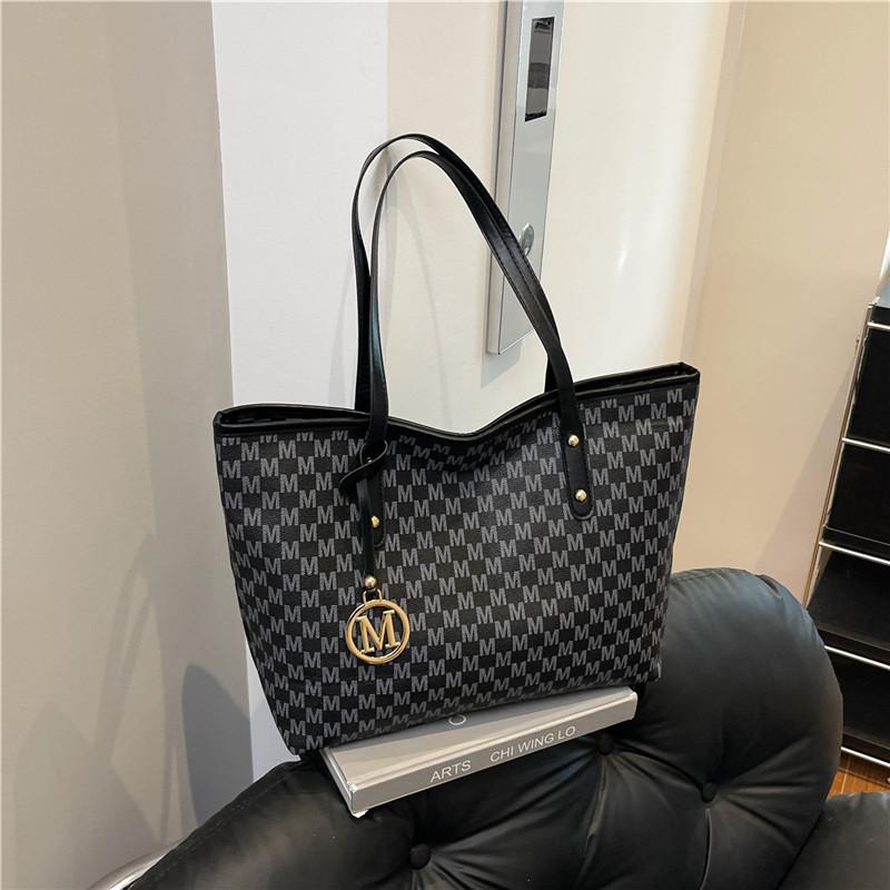 Taška Dámská 2025 Nová Móda Všestranný Niche Design Třída Taška přes Rameno Do Ruky Kabelka