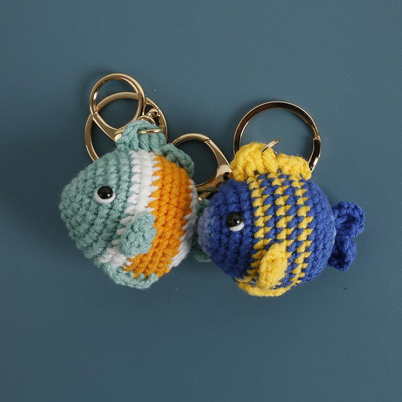Mini Bunter Handgehäkelter Plüsch Ozeanfisch Spielzeug Schlüsselanhänger Gestrickter Webstoff Kleiner Süßer Meeresfisch Schlüsselanhänger Kleine Mini-Puppe Anhänger