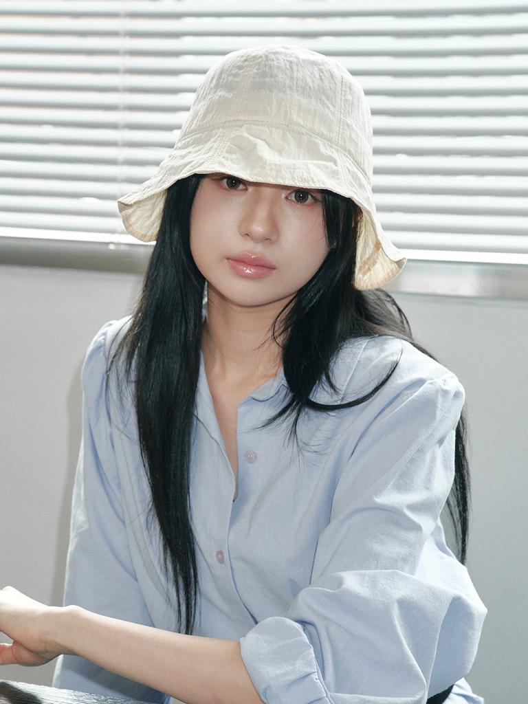 Olinkeompeulliteu Molly String Bonnet Hat (Ivory)