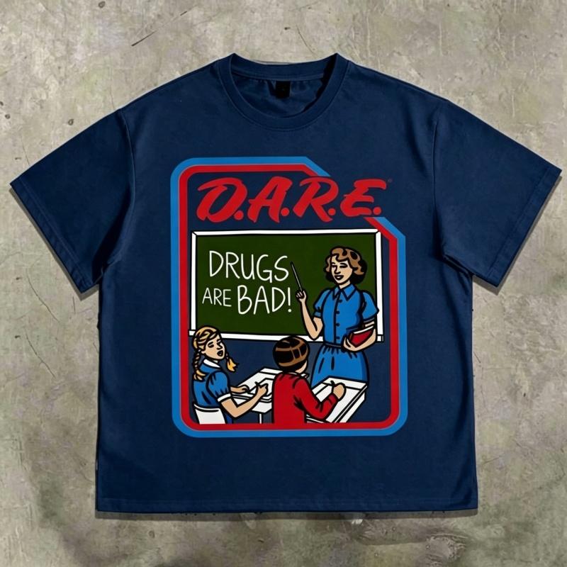 Men's T-shirt with Retro DARE Slogan Pattern Printed Short Sleeved T-shirt and American Street Style Round Neck Men's Casual Top