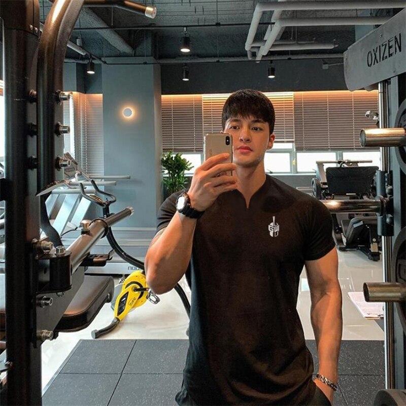 Muscleguys New Sports V-neck Top Running Fitness Breathable Professional Training Short Sleeve T-shirt