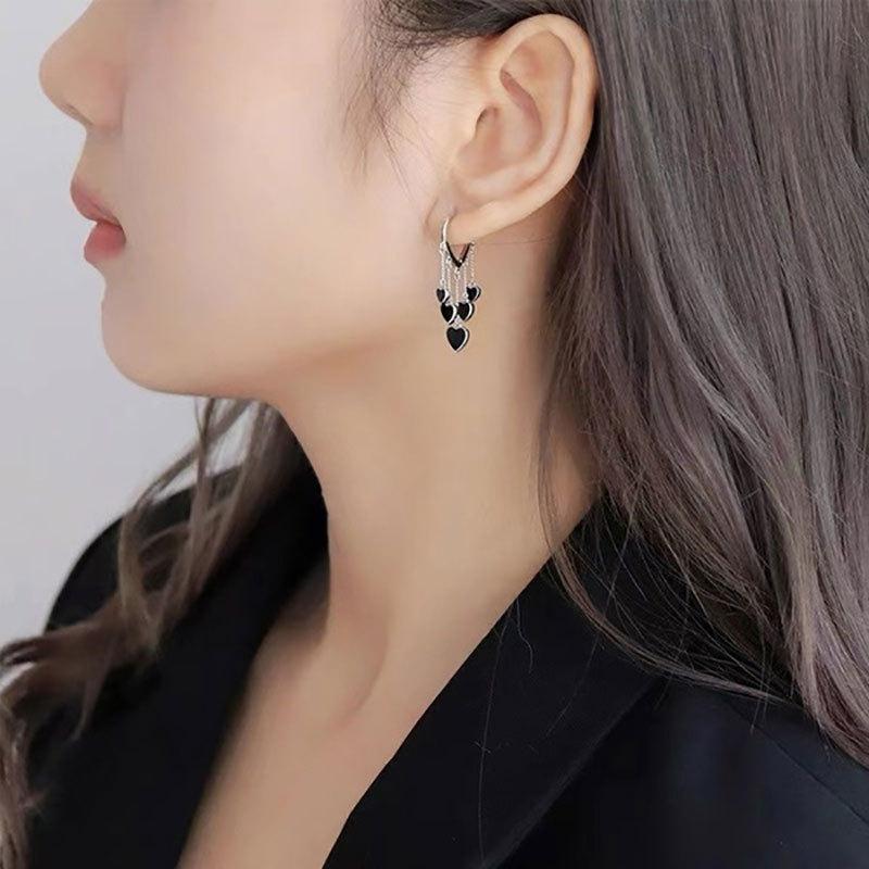 1Pair of Versatile Simple Design Black Love Earrings Fashion Style Temperament Fringed Ear Buckle Earrings