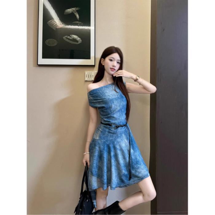 

Thirteen lines of new summer models, light and ripe, swinging collar, thin irregular short skirt, neck vest, dress, women s tide S