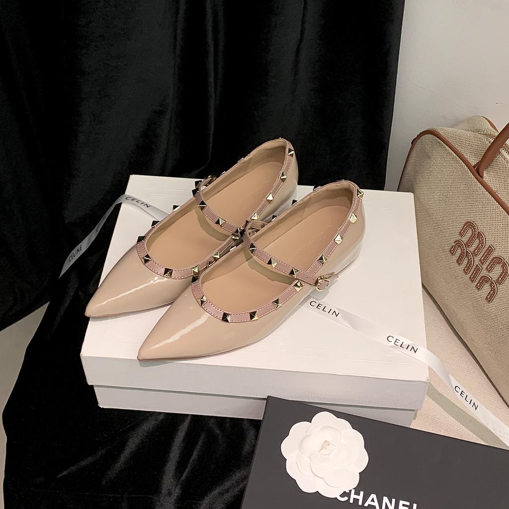 Sheepskin version~ inner height increase of 4cm French pointed head with single shoes women's new shallow mouth versatile rivets Mary Jane shoes