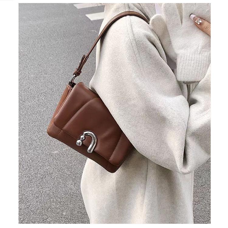 2025 High-End Diamond Pattern Underarm Bag: Zhao Lusi Style Niche Shoulder Handbag with Flower Roll Design