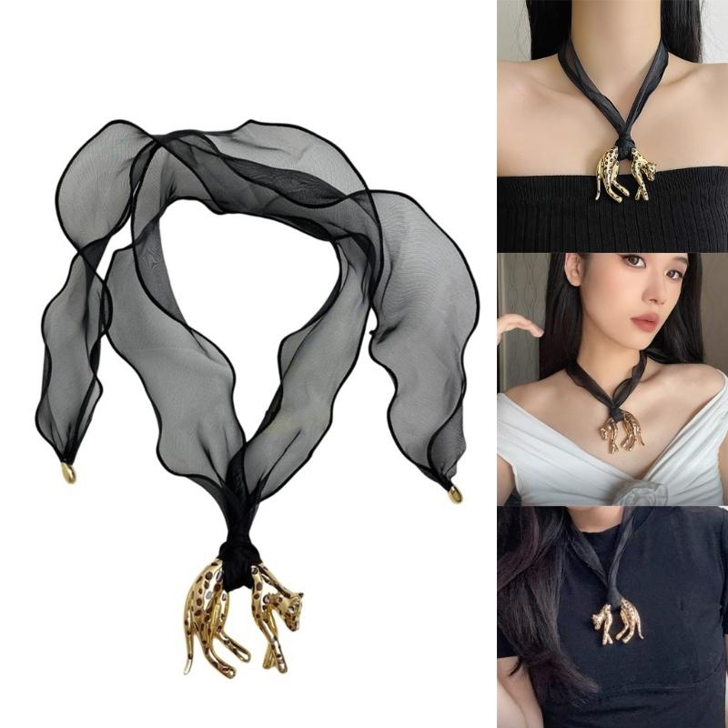 Edgy Leopard Charm Necklace With Sustainable Coating Lightweight Alloy Jewelry For Men Women Gothic Style Accessories