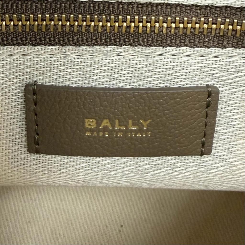 Ausgezeichnete BALLY Umhängetasche TRAPEZE SOFT Gold Metall Leder Leder Gebraucht