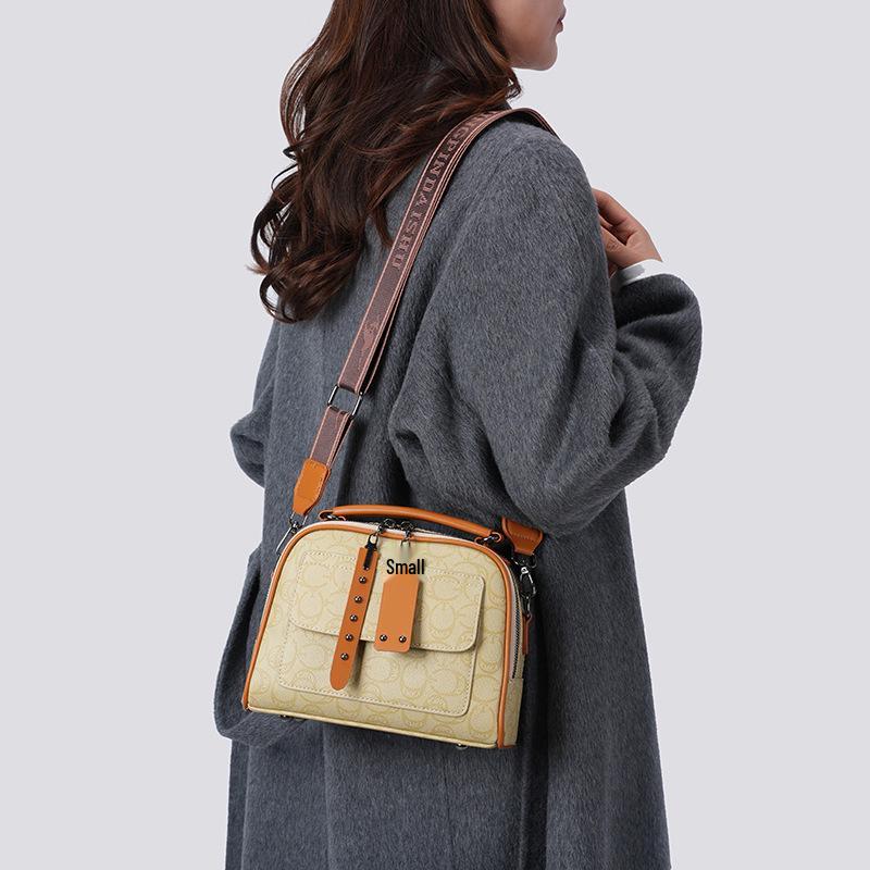 European American Retro Niche Women's Crossbody Handbag - Large Capacity, Printed Square Design