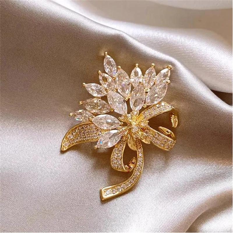 Maple Leaf Flower Brooch for Men Women Simple Plant Brooches Pins Jewelry Trendy Accessories Summer Holiday Gifts