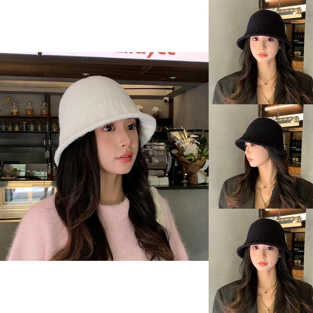 Minimalist Winter Fisherman Hat For Women With Wide Brim And Knit Texture