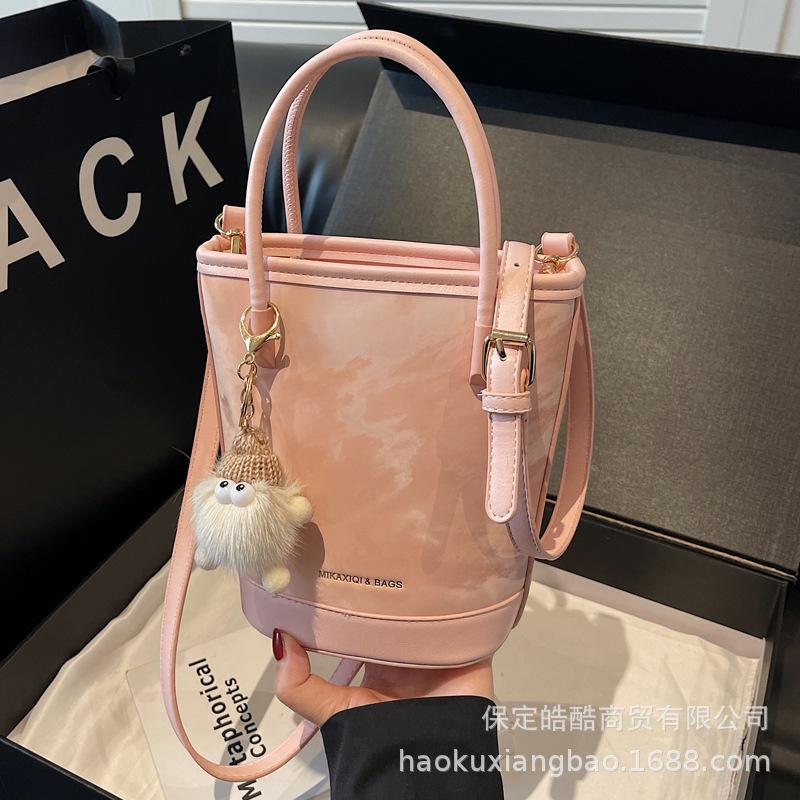 This Year's Popular Bucket Bag Women's 2025 New Fashion Foreign Style Messenger Bag Going Out Portable Small Bag