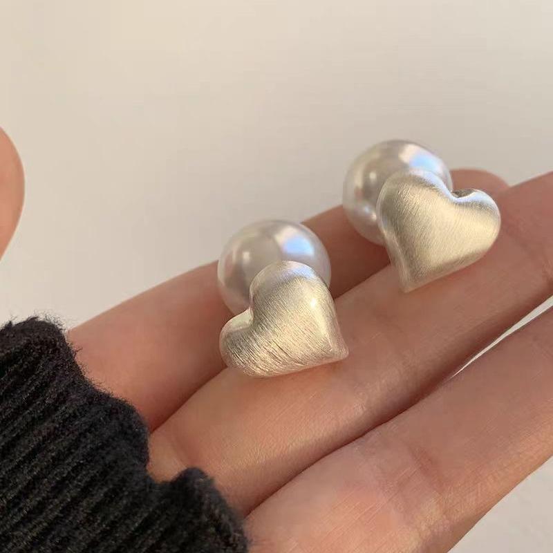 French love pearl stud earrings new earrings women's niche design heart earrings premium earrings