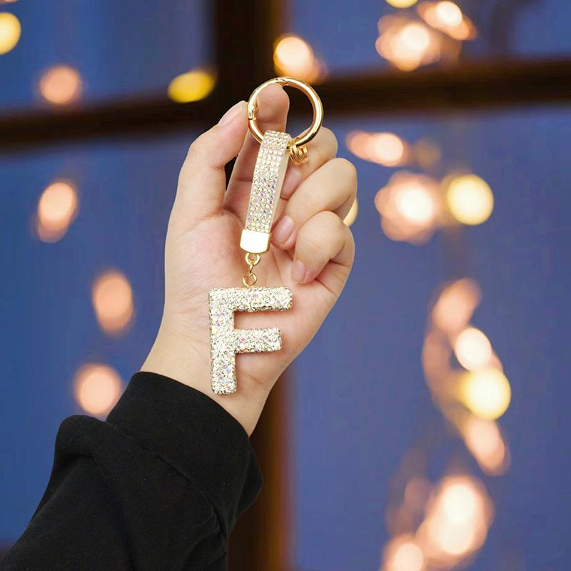 1PC Keychains Ideal Gift Letter Design Bling Key Ring Accessory Full Rhinestone Design Lucky Pendant 26 Alphabet Letters