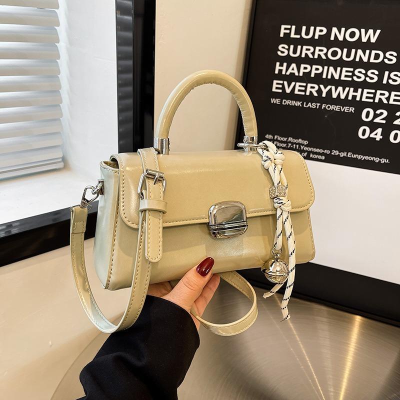Niche design simple bag women's new fashion popular shoulder messenger bag hand carry small square bag