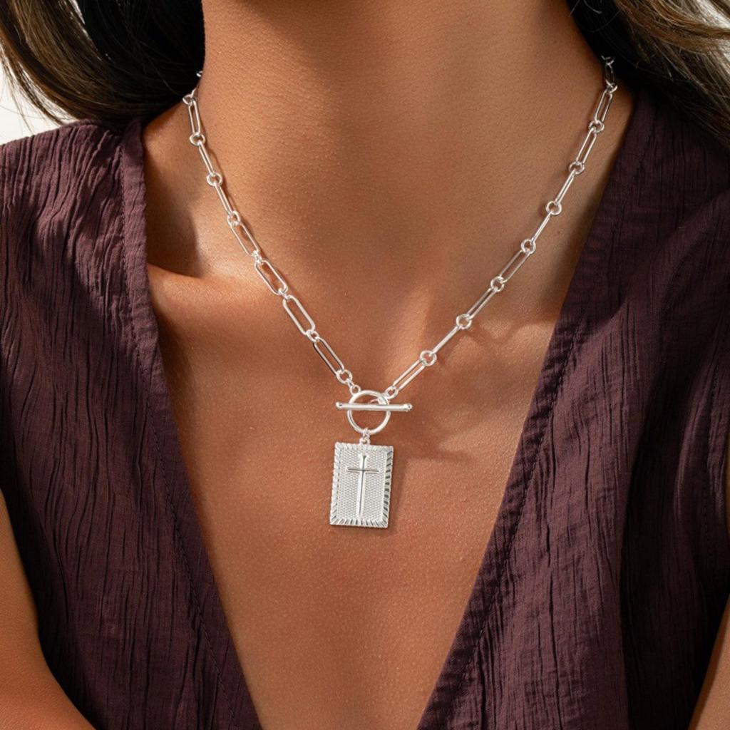 Stylish Cross Pendant Necklace Multifuntional Neck Jewelry Copper Texture Suitable for Everyday Wear and Parties