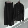 Completo estivo da donna in camicetta e pantaloni casual a due pezzi