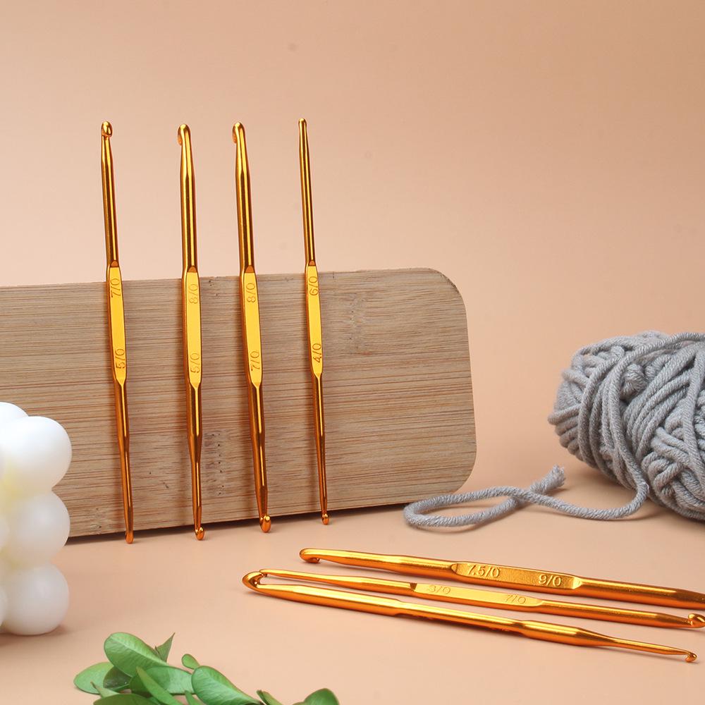 Golden Aluminum Double-Ended Chunky Crochet Hook for Sweaters