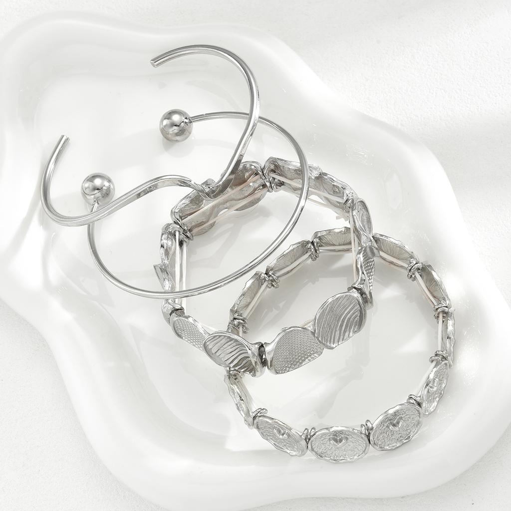 Vintage Boho Exaggerated Luxury Heart Geometric Design Wide Metal Silver Bangle Bracelet Set For Women Daily Wear Jewelry Gifts