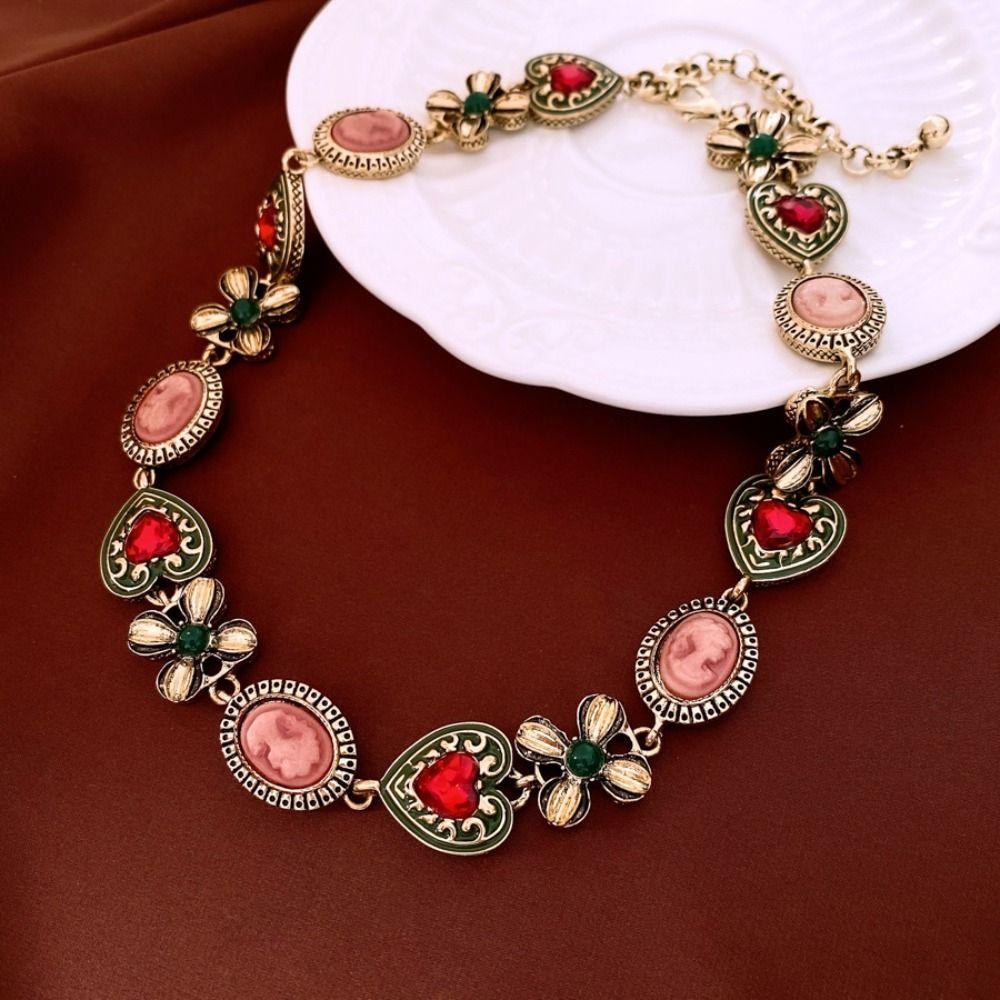 Zink Zinklegierung Herz Cameo Schmuckset Elegante Retro Geprägte Ohrringe Brillantes Vintage Halsketten Set Party