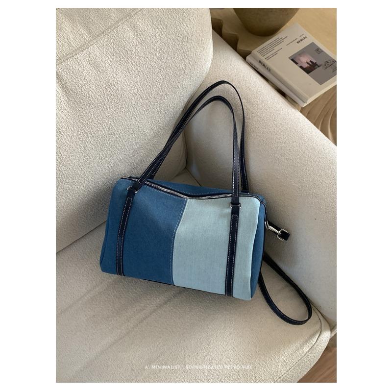

Retro Fashion Pillowcase Large Capacity Commuter Crossbody Bag світло-синій колір