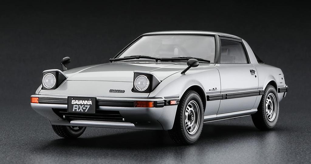 Hasegawa 1/24 Mazda Savanna RX-7 (SA22C) Mid-Model GT (1980) Plastic Model Kit 20635