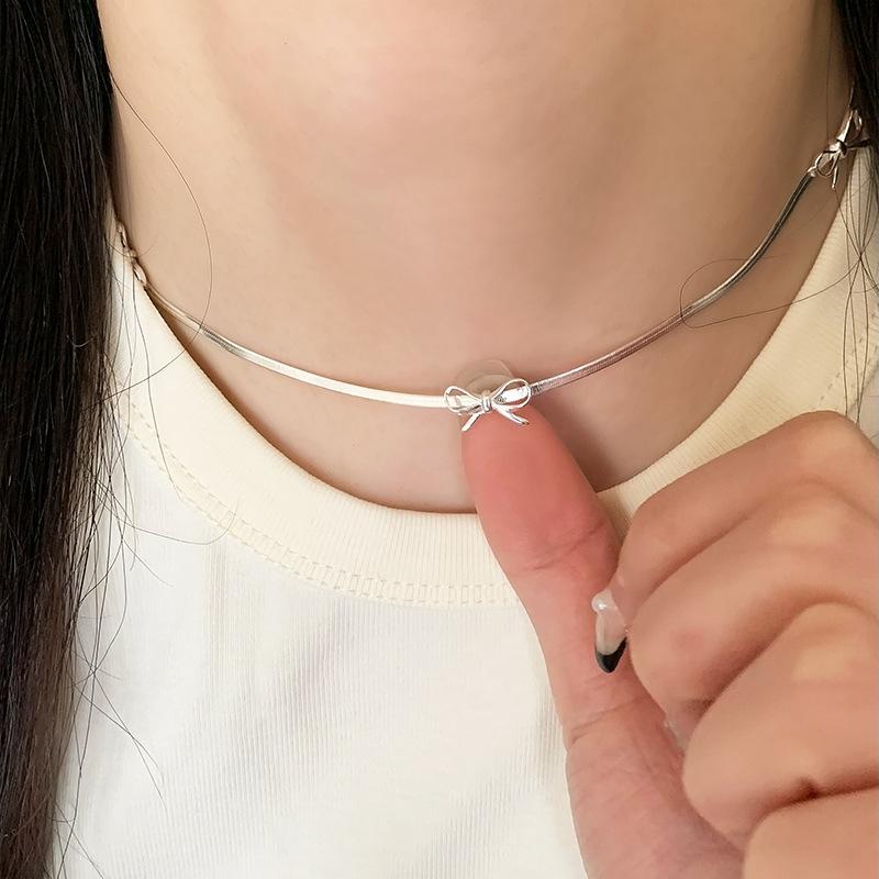 Korean version bow snake bone chain necklace ins temperament collarbone chain cold wind bracelet