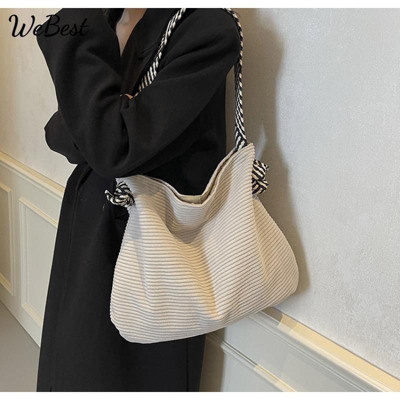 

Large Capacity Casual Single Shoulder Canvas Bag чорний