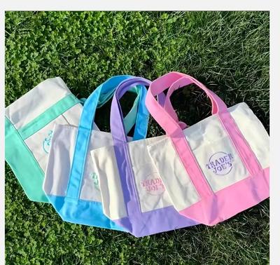 Trader Joe's Damen Tragetasche mit Blumenmuster - Stilvolle & Geräumige Strandtasche, Perfekt für Sommerurlaube, Shopping & Freizeitaktivitäten