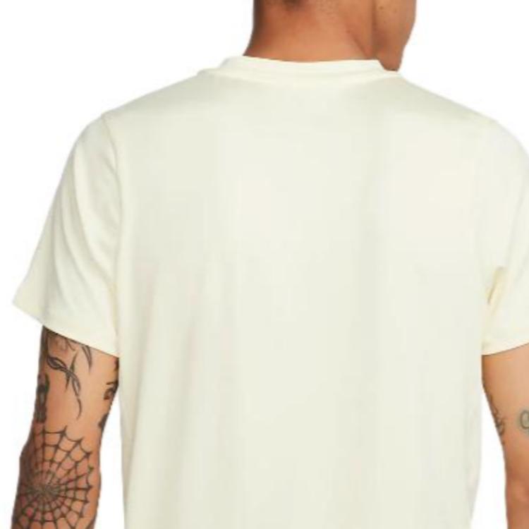 Nike T Shirts Men's Ivory Crew Neck Moderate Straight Fit DD8321-744