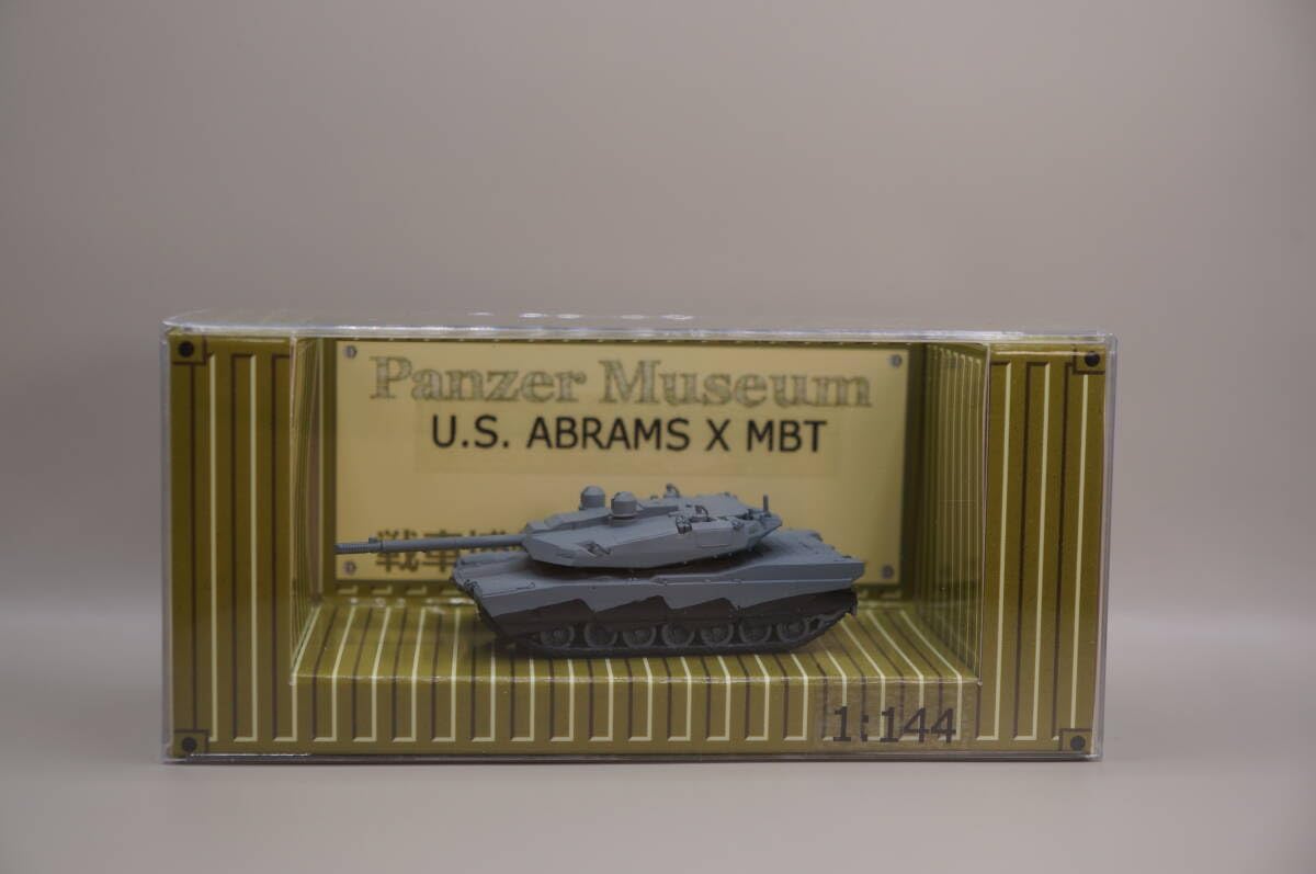 

1144 USA Abrams-X Main Battle Tank gray painted