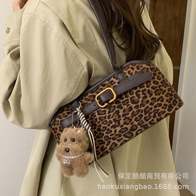 Retro Niche Suede Bag Women's 2025 New Trendy Autumn and Winter Versatile Single Shoulder Underarm Bag Leopard Print Baguette Bag