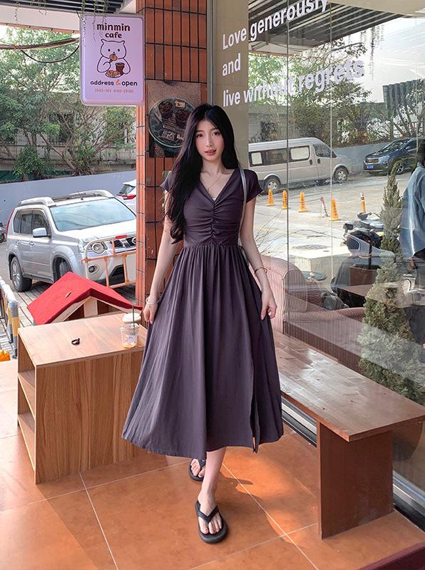 Plus Size Hepburn Style Little Black Dress - French Retro Summer Slit Skirt for Women
