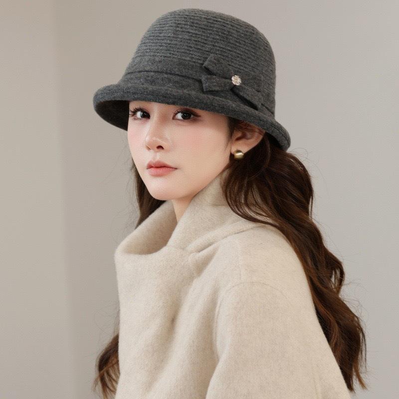 Autumn and winter ladies woolen woolen basin hat elegant versatile bucket hat showing face small Hepburn style top hat retro mother hat